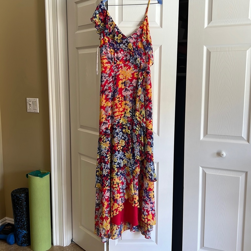 Beautiful Floral dress, perfect for a summer wedding!